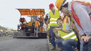 Adelantan trabajos de ampliación en autopista