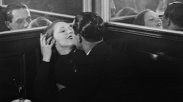 Cuando nada era tabú: 10 imágenes de una París perdida y decadente de la década de 1930
