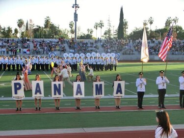 Lucida participación de banda musical chitreana en California