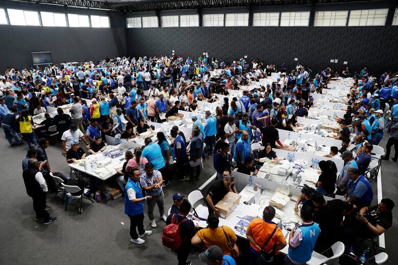 Comienza en El Salvador la votación para elegir alcaldes y diputados al Parlacen