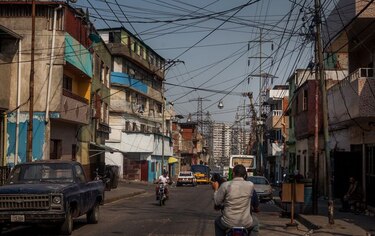 Pobreza empuja a colombianos en Venezuela nuevamente hacia su país