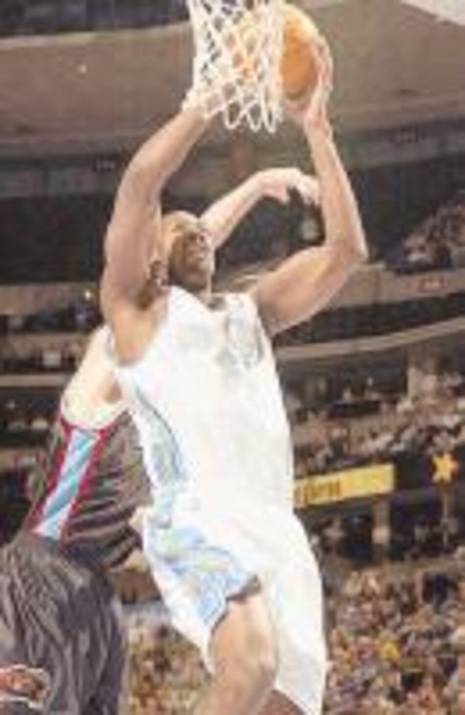 Jugadores latinos tienen encendida la NBA