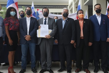 Grupo ‘Firmo por Panamá’ presenta al TE memorial para solicitar convocatoria de constituyente