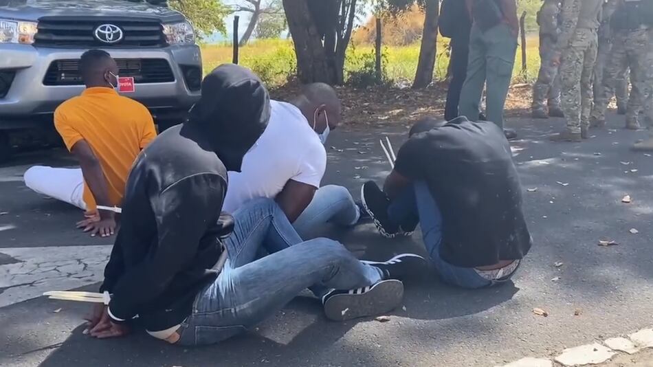 Liberan a los 49 retenidos en una casa en Coronado