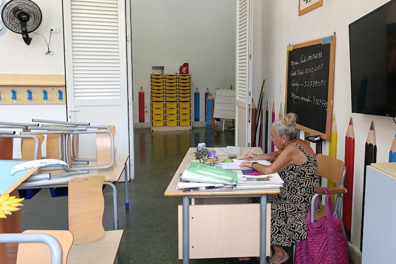 Faltan profesores y uniformes: la crisis lastra el inicio del curso escolar en Cuba