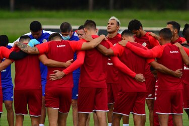 Costa Rica saldrá a corregir deficiencias ante México