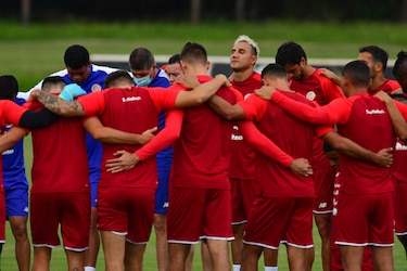Costa Rica saldrá a corregir deficiencias ante México
