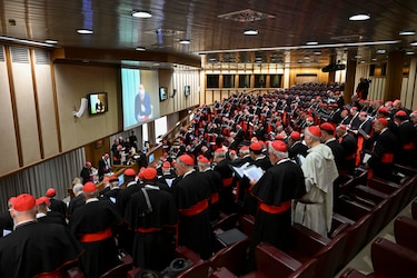 El cónclave comenzará el 7 de mayo y se empezará a votar esa misma tarde