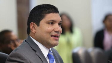 Diputado Panky Soto justifica contratación: 'A mi hermano nunca lo voy a abandonar'