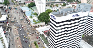 Fitch rebaja nota a cinco bancos panameños