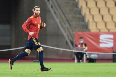 Sergio Ramos regresa lesionado