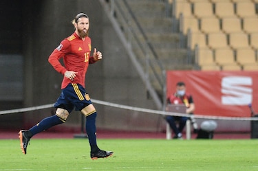 Sergio Ramos regresa lesionado
