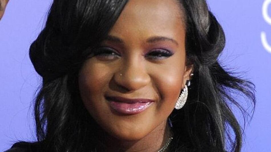 Representante: Hija de Whitney Houston batalla por su vida