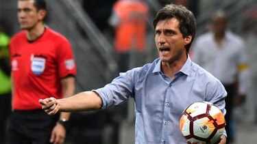 Boca y River pusieron al fútbol argentino en lo más alto, dijo DT Barros