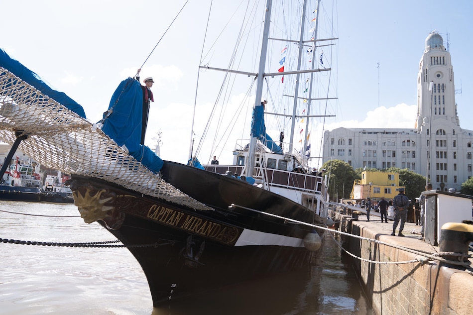 El buque escuela uruguayo Capitán Miranda zarpa a un viaje que tocará puertos de 11 países