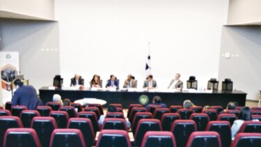 Apatía marcó las consultas constitucionales en la capital