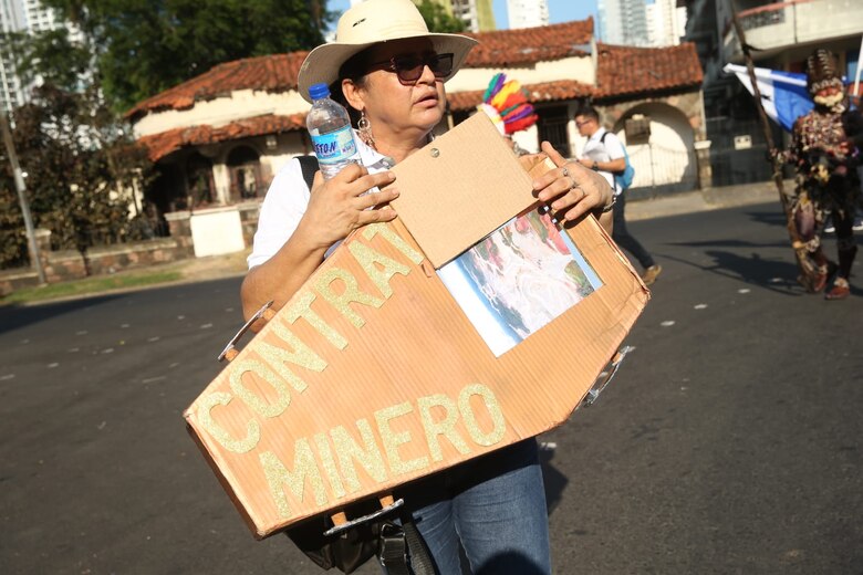 Grupos organizados piden a la Asamblea rechazar el contrato minero; docentes advierten de ir a huelga