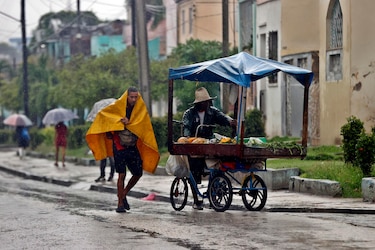 Inundaciones y deslaves en el oriente de Cuba por el paso del potente huracán Melissa