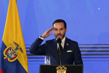 Colombia pide calma tras la suspensión judicial del convenio para producir pasaportes