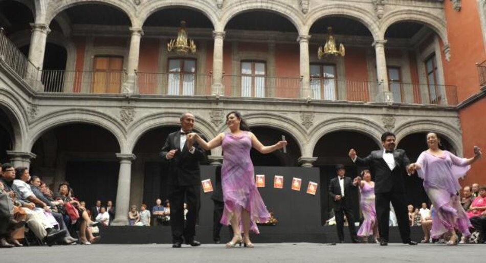 México baila a ritmo de danzón