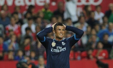 Real Madrid pierde el invicto en Sevilla y el Barça recupera el liderato