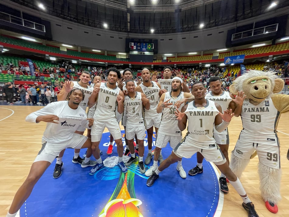 Panamá derrota a Brasil en una noche brillante de Iverson Molinar