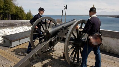 Mackinac, la isla estadounidense donde los autos están prohibidos desde hace más de un siglo y ‘el caballo es el rey’