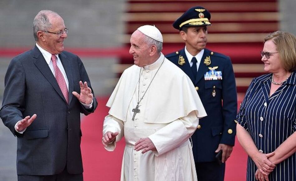 El Papa habla de corrupción en cita con Kuczynski y élite de Perú