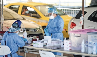 Se reportan 2,166 nuevos contagios de covid-19; positividad sigue arriba del 20%