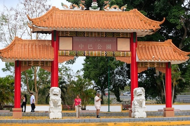 Presidente Mulino califica de ‘imperdonable’ la demolición del monumento chino y anuncia que será reconstruido