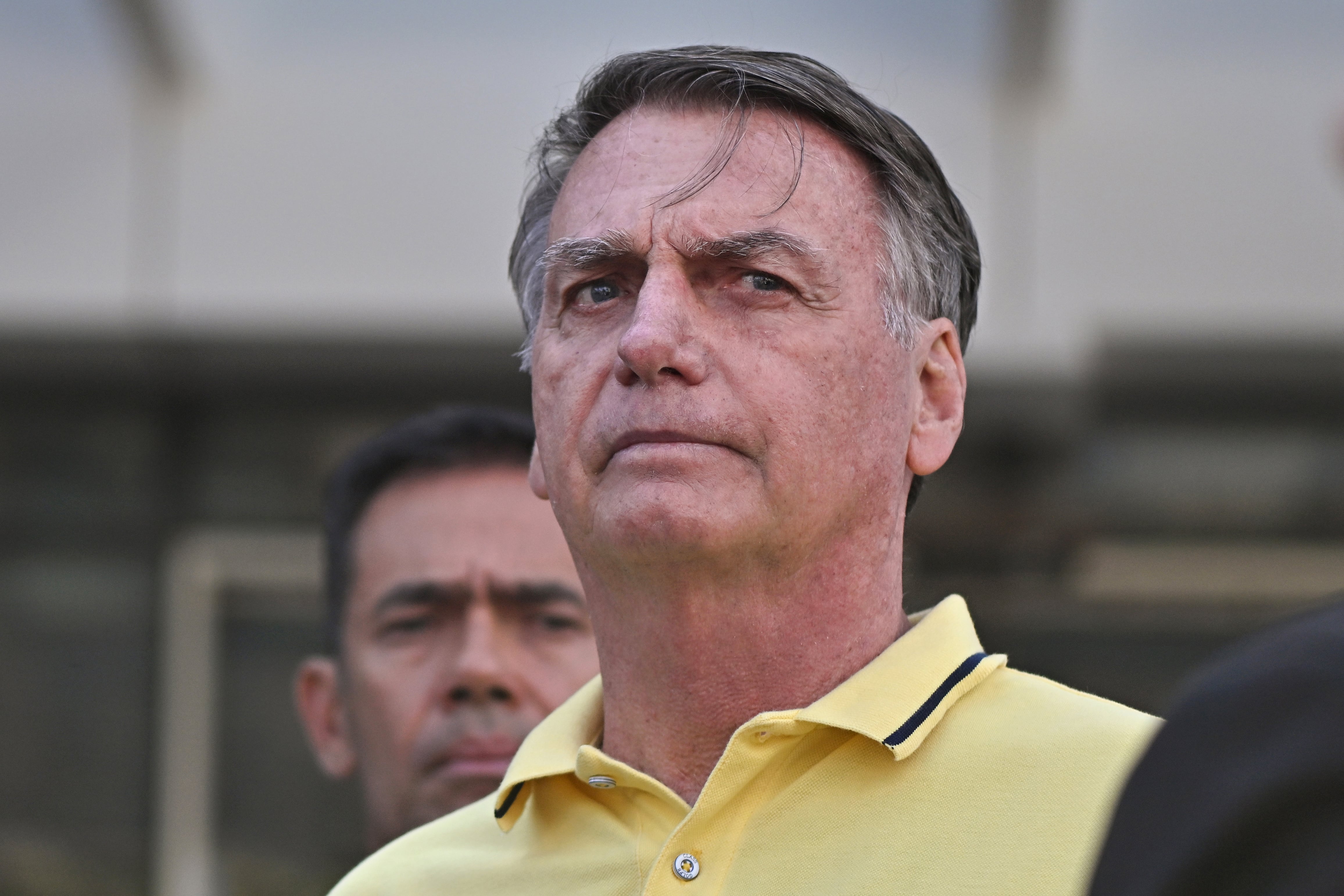 Expresidente de Brasil Bolsonaro se somete a cirugía por crisis de hipo