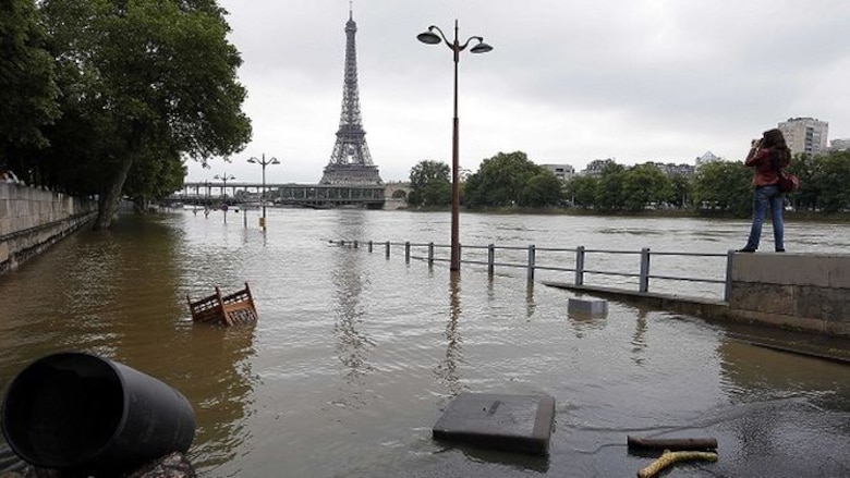 Francia teme el impacto económico y de imagen entre los turistas