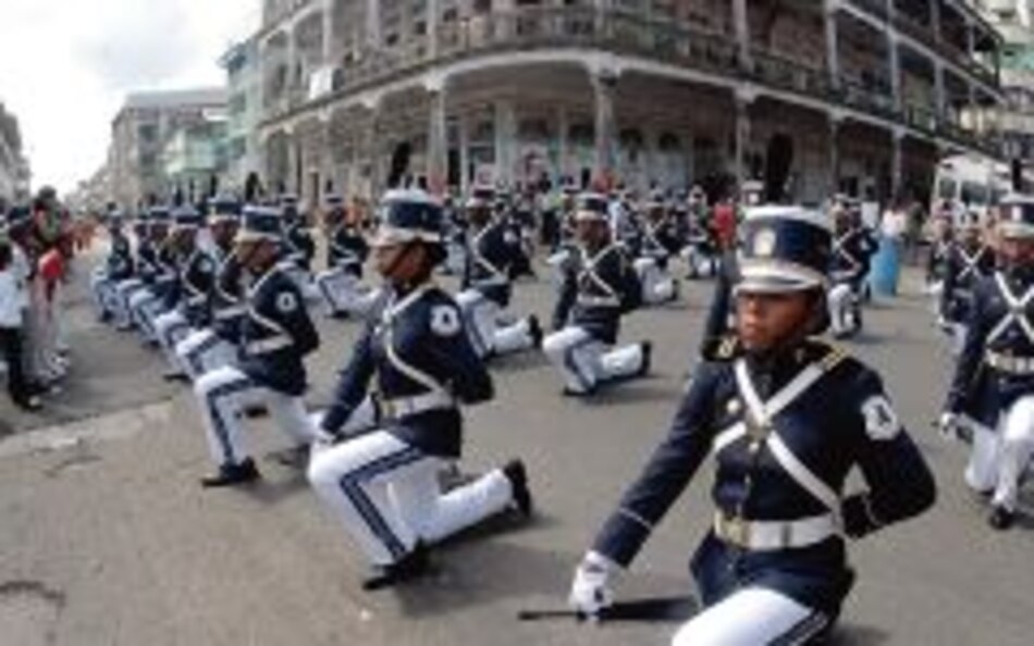 5 de noviembre sin dianas, pero con protestas