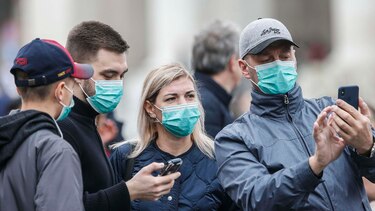 Francia restringe el ocio nocturno para frenar rebrote de la Covid-19