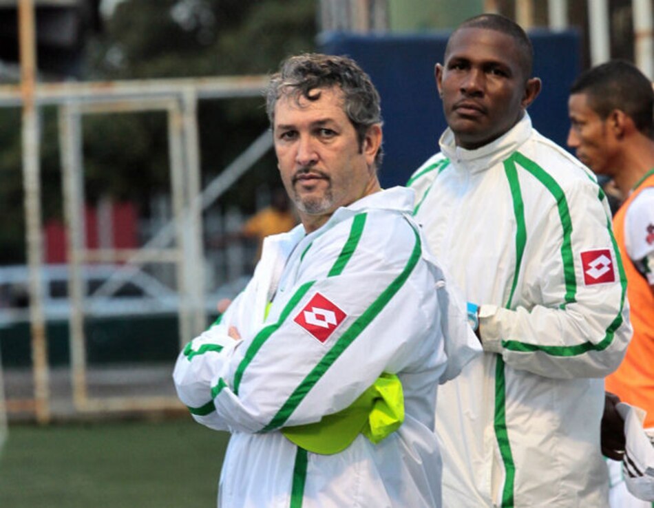 Alianza anuncia la salida del técnico Lopera