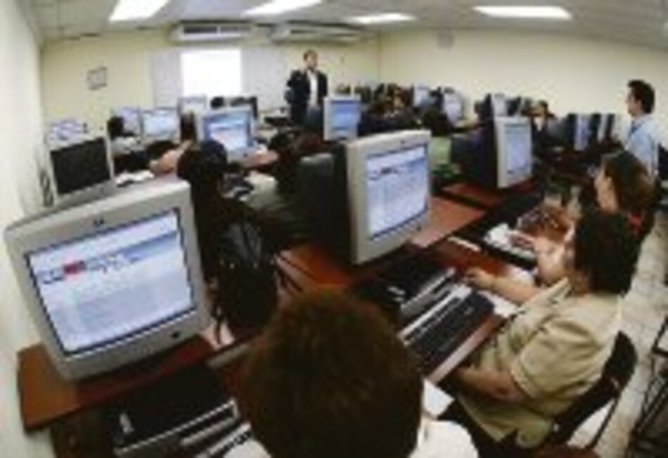 Análisis Empresas vía internet prometen 12 mil empleos