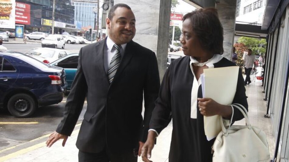 Lucy Molinar rinde indagatoria por caso de comida deshidratada