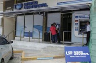 Desde hoy abren las sucursales del Banco Universal