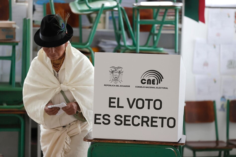 Ecuador vive un domingo de referéndum sobre la Asamblea Constituyente y bases militares extranjeras