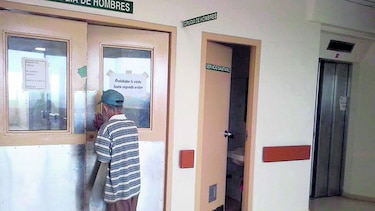 Quejas por la restricción de visitas a pacientes