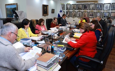 La Contraloría frena el incremento salarial de los magistrados de la Corte