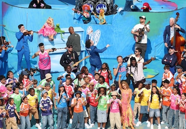 Shakira, Madonna, Justin Bieber, Coldplay y BTS protagonizan el primer show de medio tiempo en la historia de los Mundiales