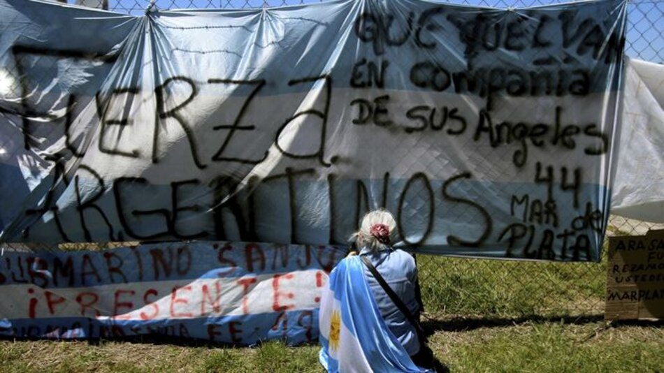 Sin rastros del submarino argentino pese a intensa búsqueda