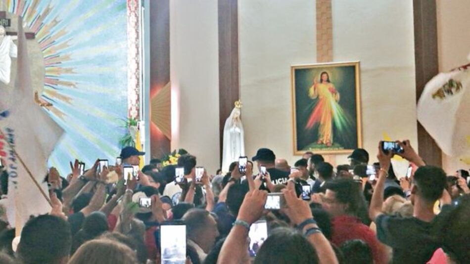 Virgen original de Fátima reúne a miles de feligreses