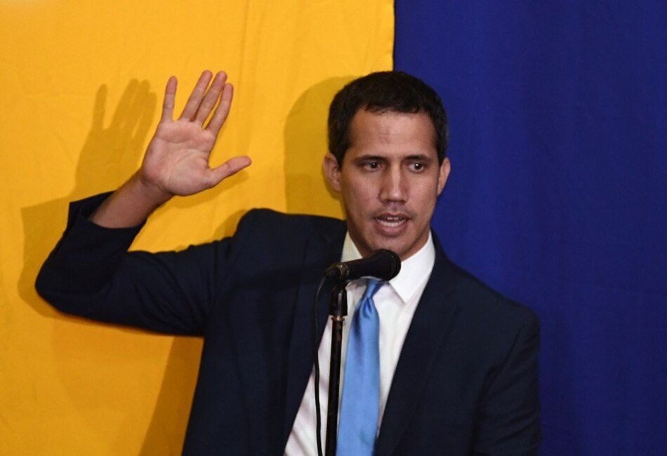 Guaidó es ratificado presidente de la Asamblea durante sesión de la oposición