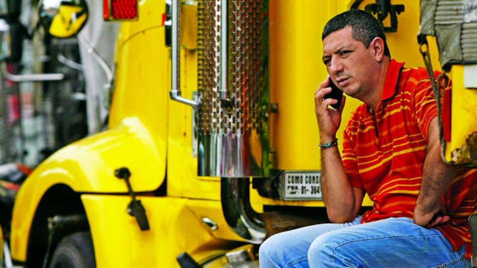 Finaliza huelga de camioneros