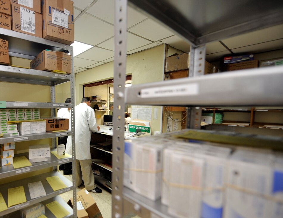 De 129 fármacos la CSS adjudica 65; más de 100 medicinas tienen inventario en cero