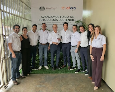 Varela Hermanos inicia producción y embotellado con energía 100% limpia y presenta la edición limitada de Seco Herrerano Patria 2025