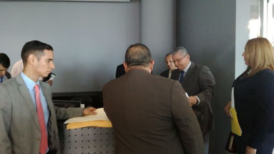 Llega a la Asamblea una querella contra el presidente Juan Carlos Varela