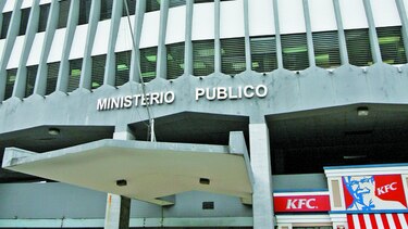 La ruta de los cheques de la CA